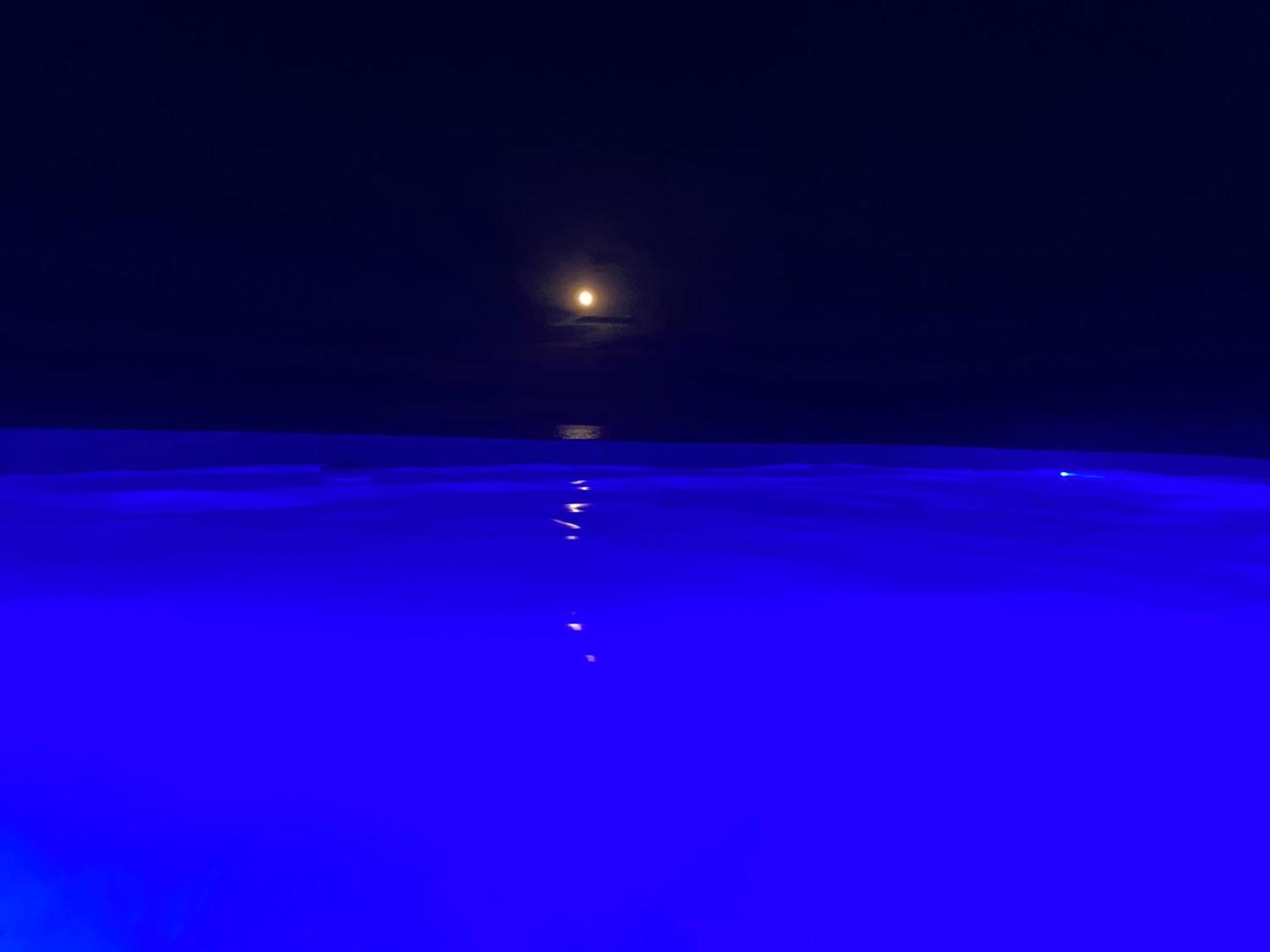 Forever Beach Apartment Sheerness エクステリア 写真